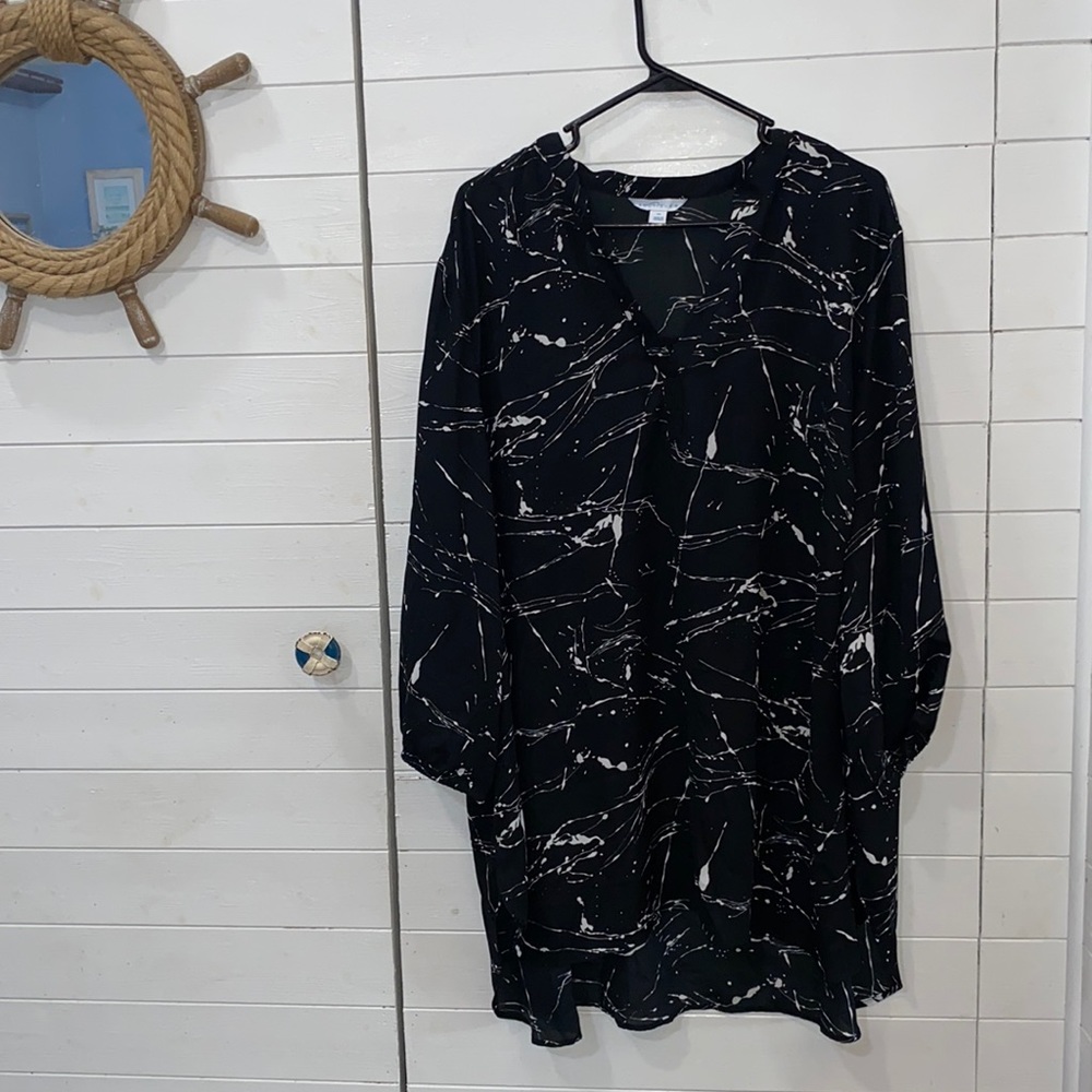 Boutique black and white blouse, 3x
